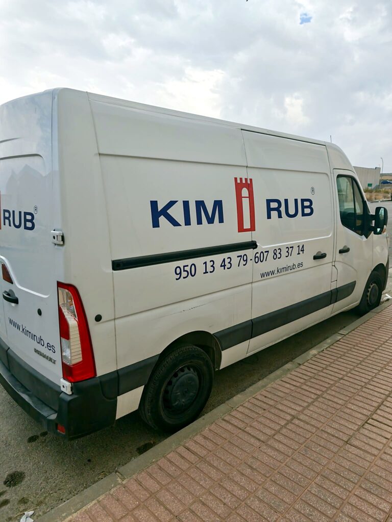 Furgoneta de reparto propio de Kimirub